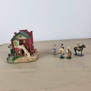 Liberty Falls Grocery Store With Figures NWT